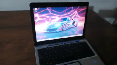 Laptop HP usada en buen estado - miniatura 3
