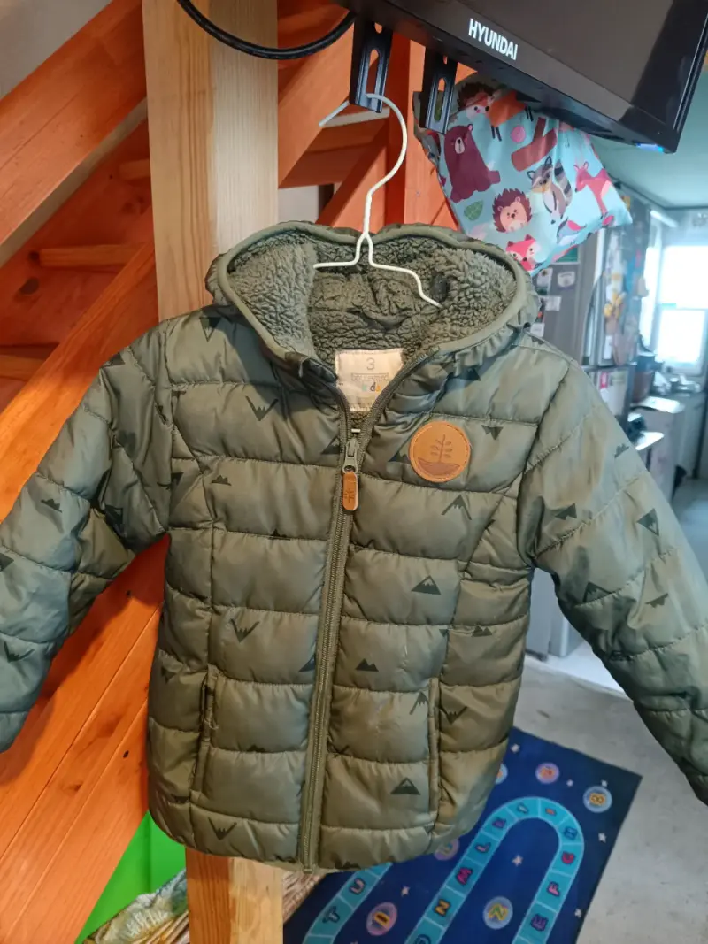 Chaqueta de niño verde acolchada - 1