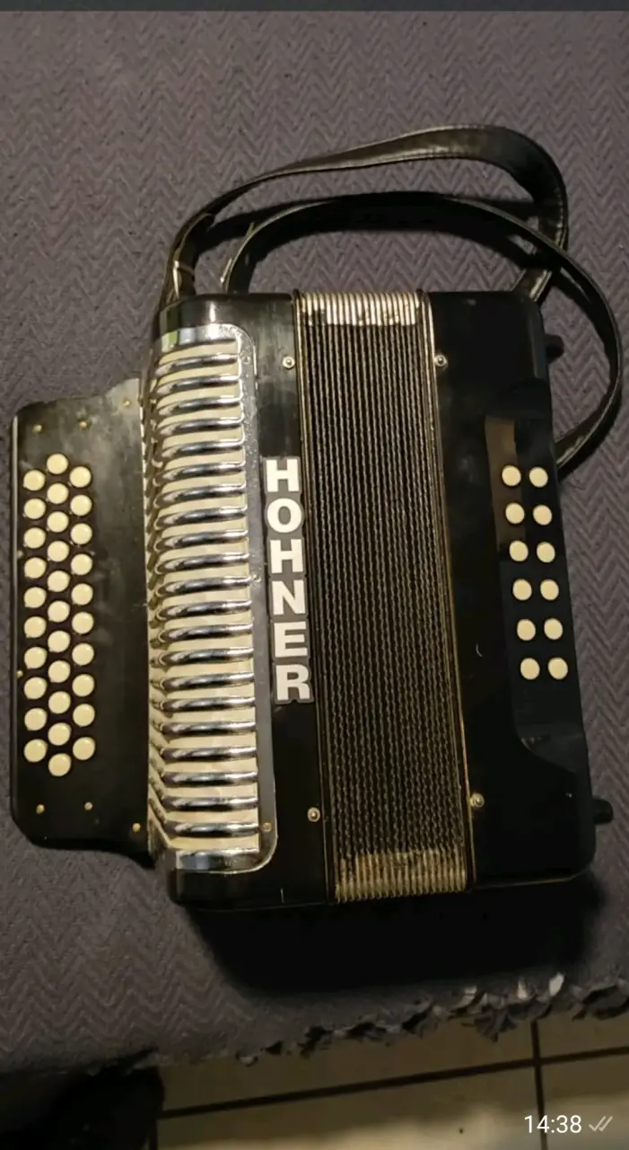 Acordeón Hohner negro - 2