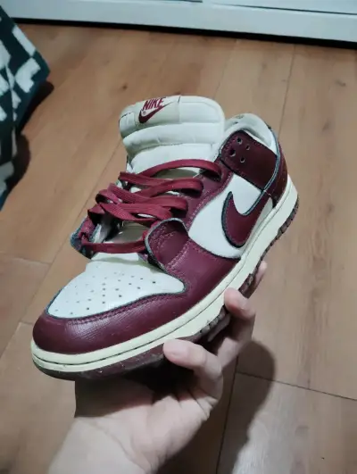 Zapatillas deportivas Nike granate - miniatura 1