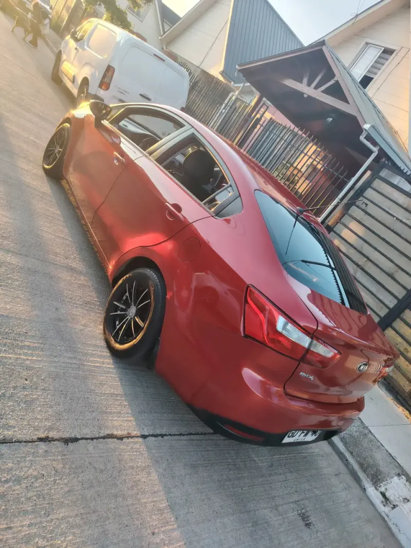 Kia río 4 año 2014 - 2