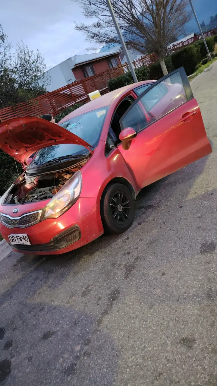 Kia río 4 año 2014 - 3
