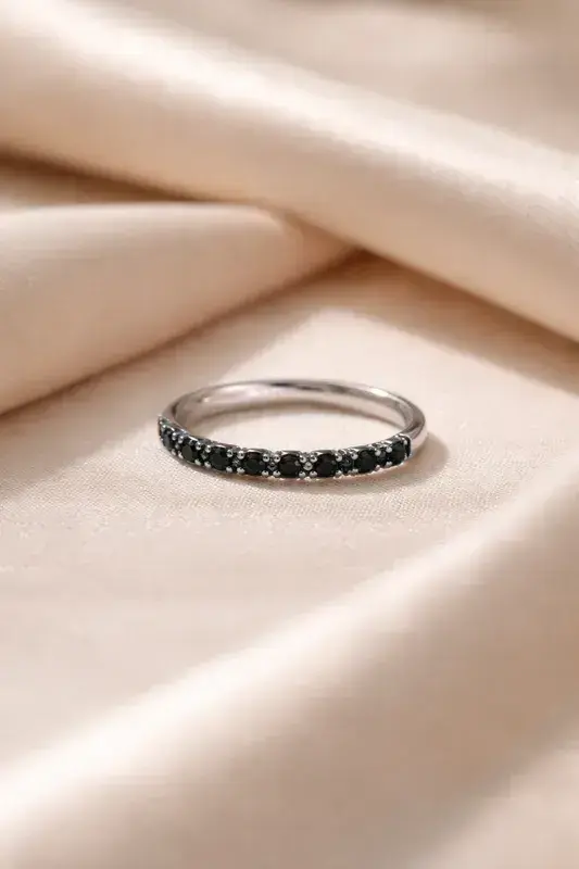 Anillo de plata con piedras negras - 1