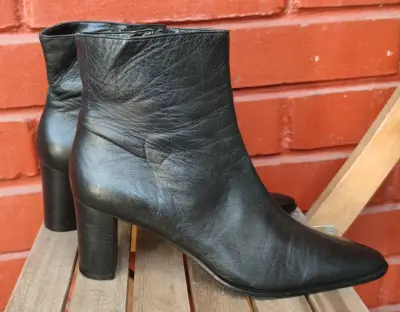 Botines negros de cuero Banana Repúblic talla 40 - miniatura 2
