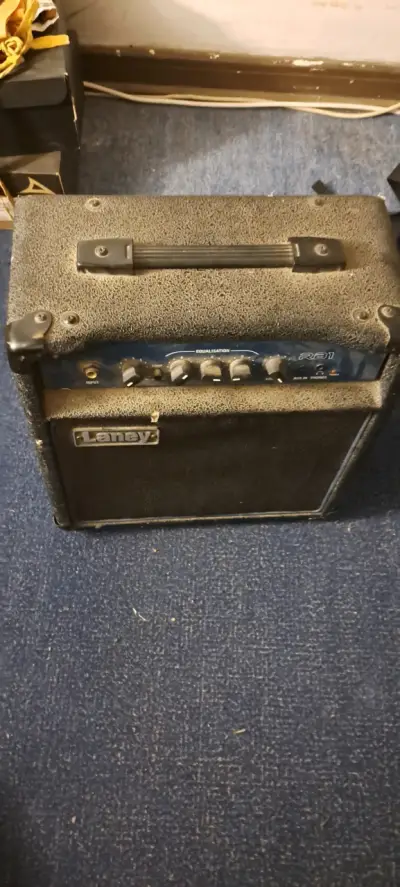 Amplificador Laney RB1 usado - miniatura 2