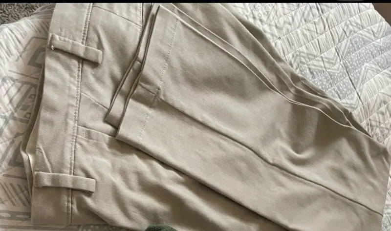 Pantalones beige casuales - 1