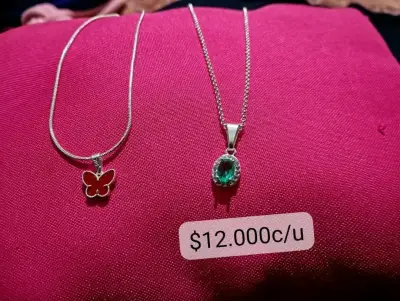 Collares con sus dijes de plata nacional - miniatura 2