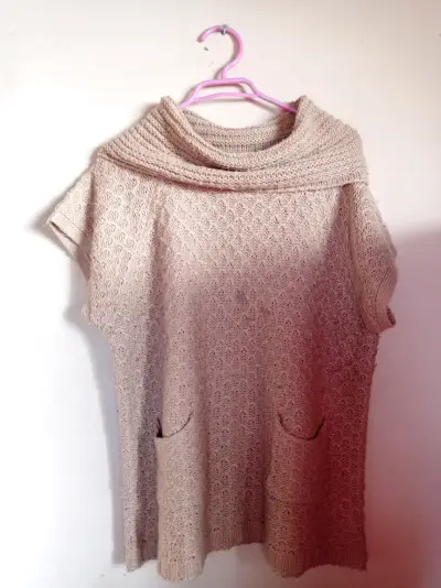 Jersey tejido beige con cuellito - miniatura 1