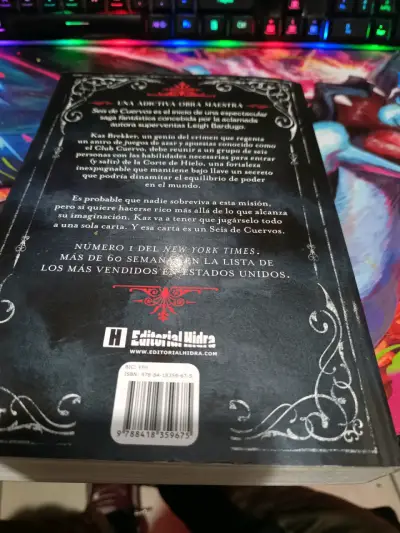 Libro Seis de Cuervos - miniatura 2