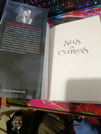 Libro Seis de Cuervos - miniatura 4