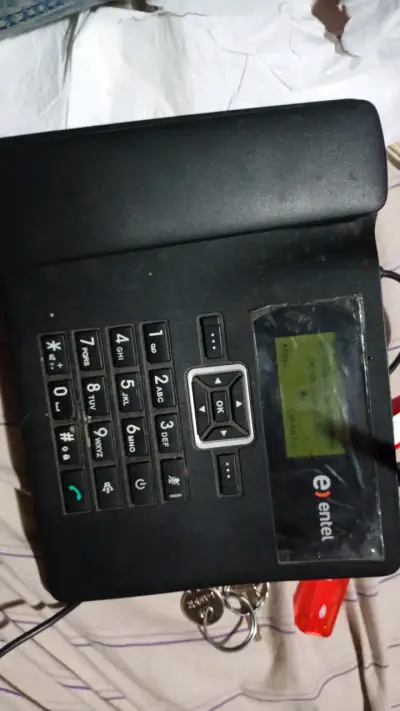 Teléfono fijo Entel con pantalla - miniatura 1