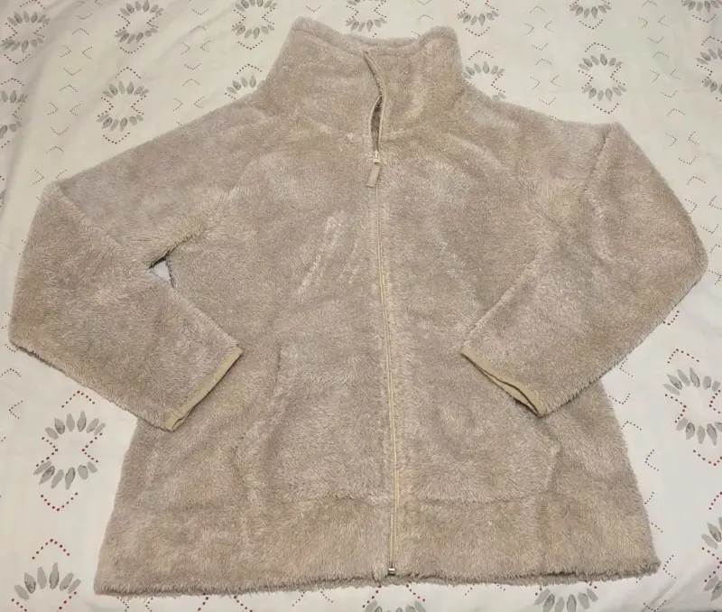 Chaqueta peluda beige