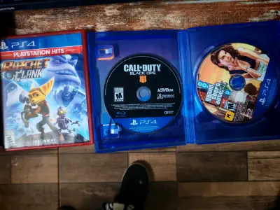 Consola PlayStation con dos controles - miniatura 2