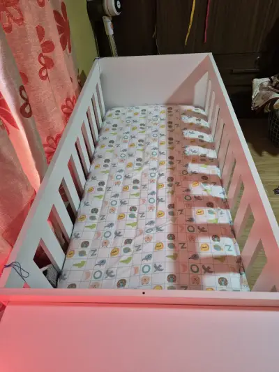 Cuna blanca de madera - miniatura 2