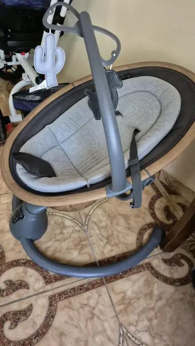Silla mecedora para bebé - miniatura 1