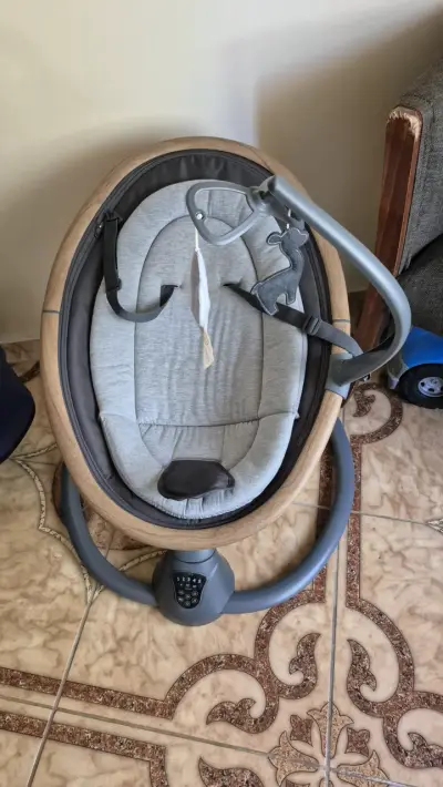 Silla mecedora para bebé - miniatura 2