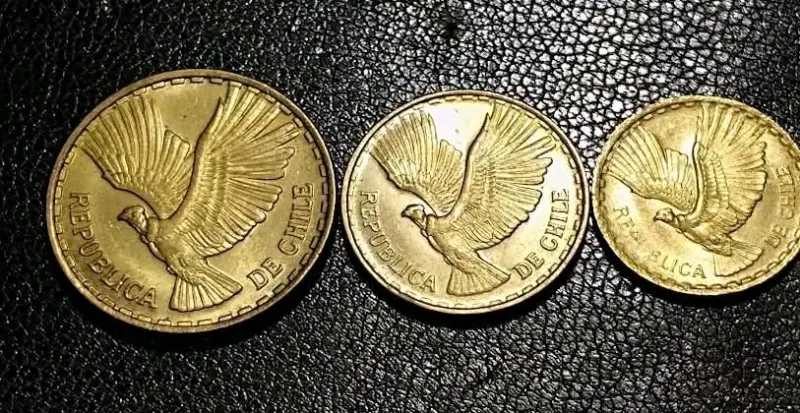 Monedas chilenas 2,5 u 10 centésimos - 2