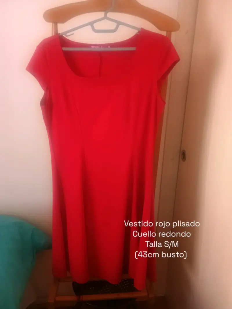 Vestido rojo plisado