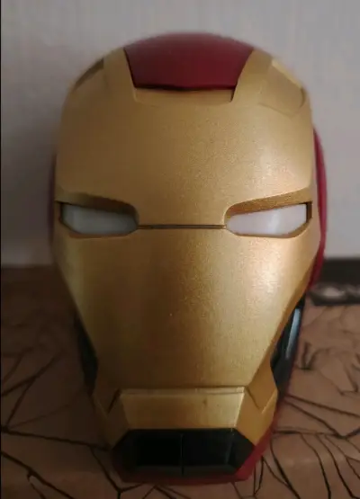 PARLANTE Máscara Iron Man decorativa - miniatura 1