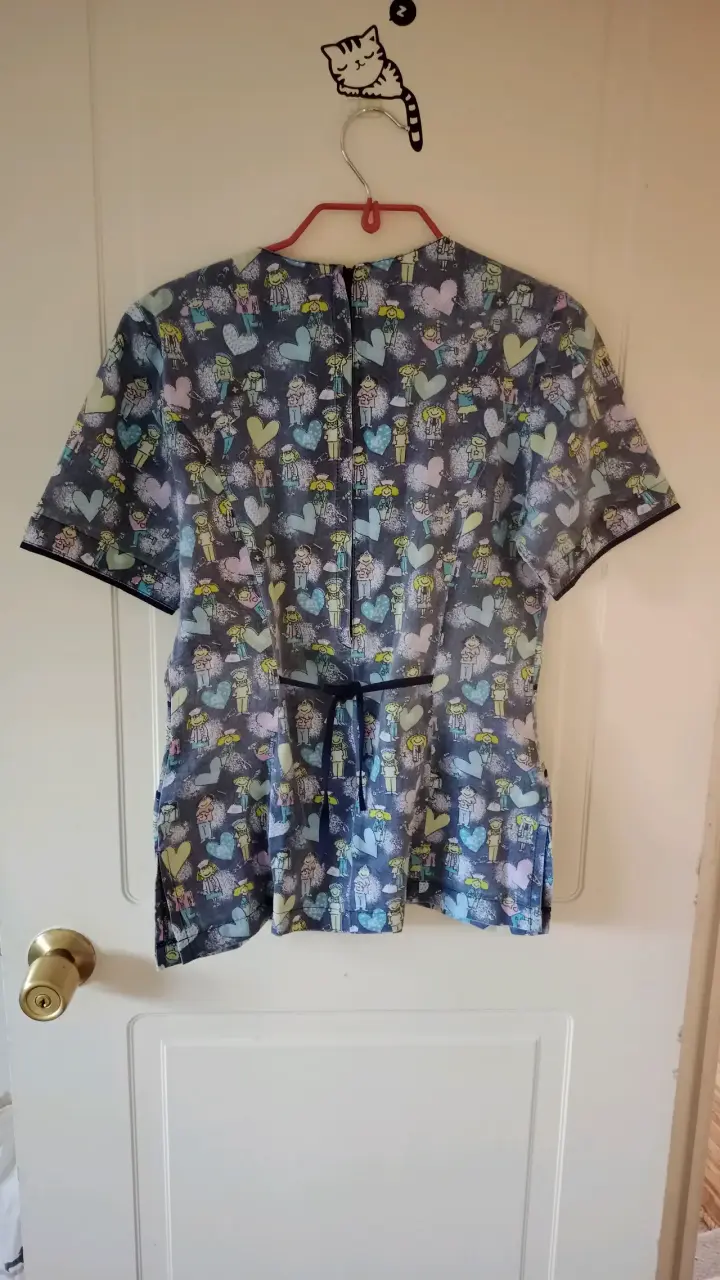Blusa médica estampada colores - 2