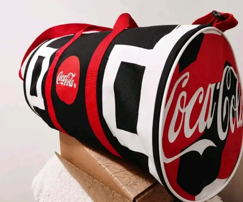 Bolso deportivo Coca-Cola negro - 2
