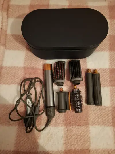 Se vende dyson airwrap - miniatura 2