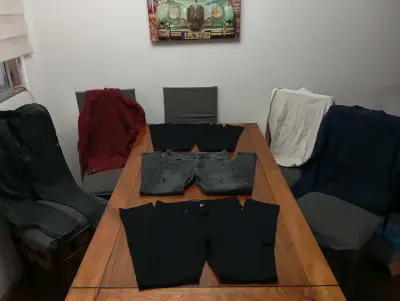 Ropa variada en bolsas - miniatura 5
