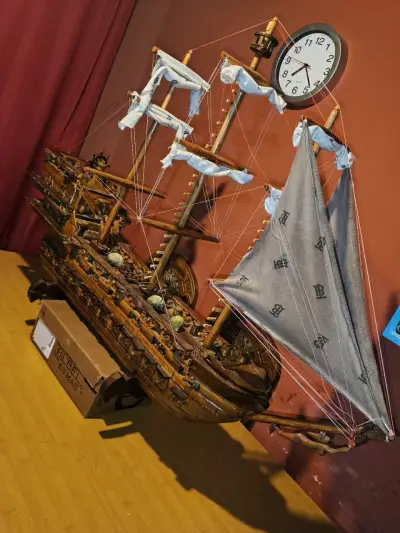Modelo de barco de madera - miniatura 1