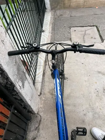 Bicicleta montaña azul EDGE - miniatura 6