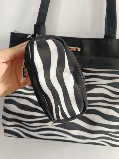 Bolso tote estampado cebra - miniatura 2