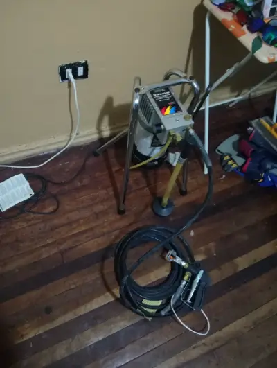 Equipo de pintura airless usado - miniatura 1