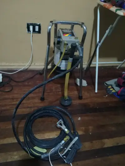 Equipo de pintura airless usado - miniatura 3