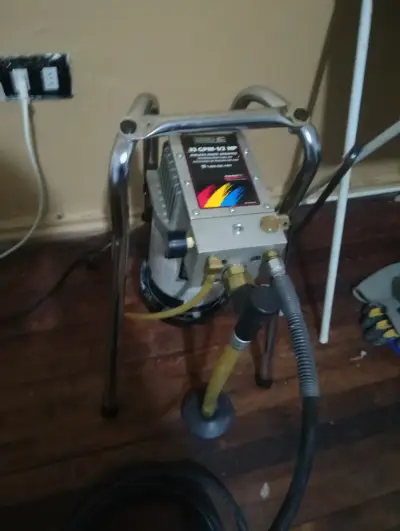 Equipo de pintura airless usado - miniatura 4