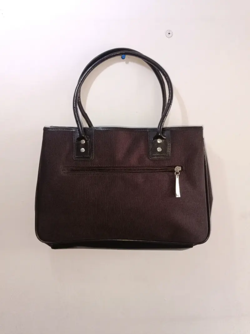 Cartera marrón con asas - 3
