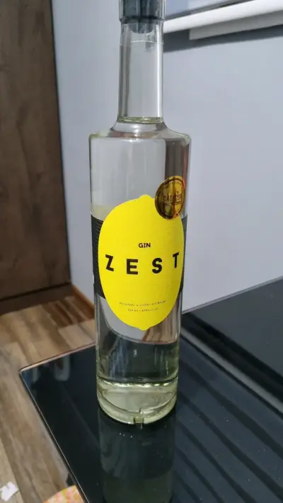 Botella de gin Zest 750ml - miniatura 1