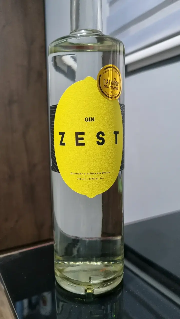 Botella de gin Zest 750ml - 2