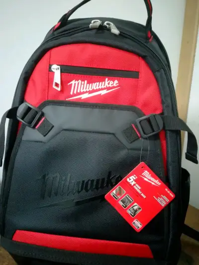 Mochila roja Milwaukee resistente - miniatura 1