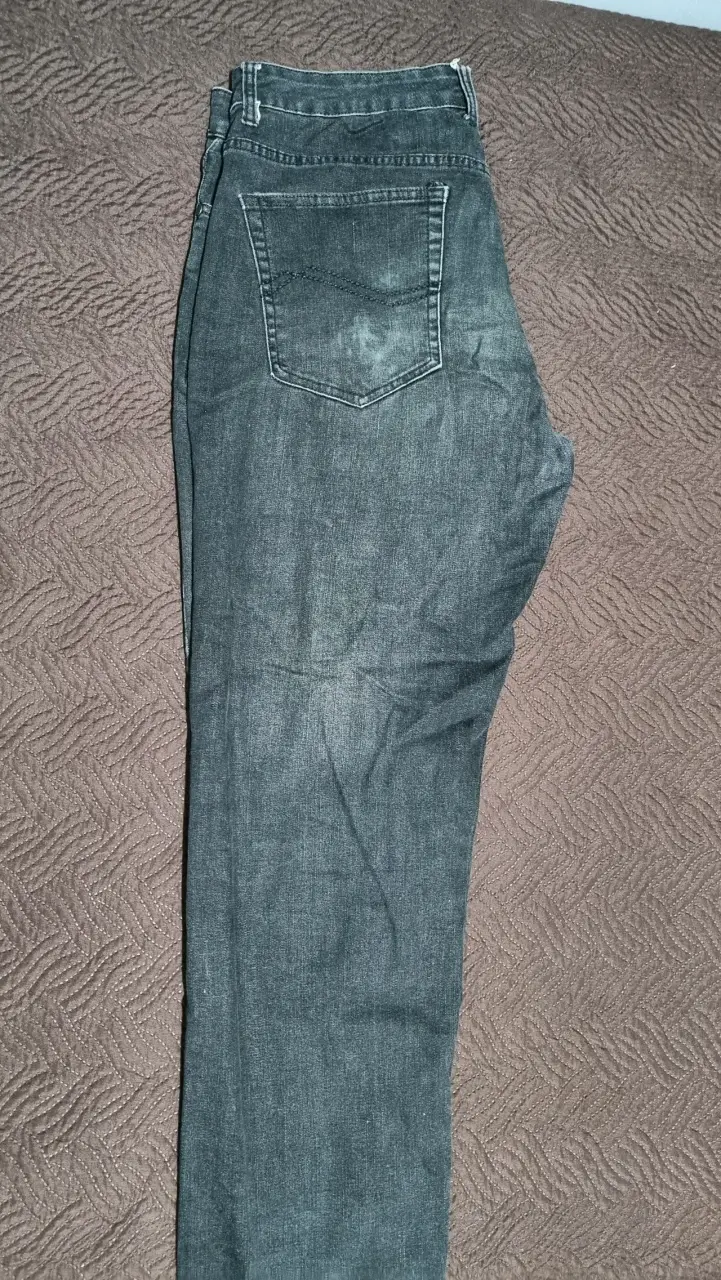 Jeans denim oscuros desgastados - 3