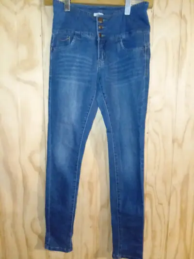Jeans azul clásico - miniatura 4