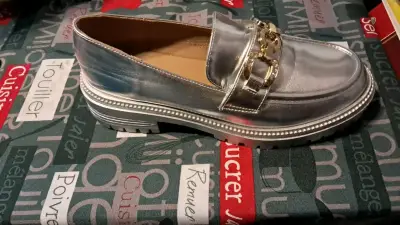 Zapatos metalizados plateados - miniatura 1