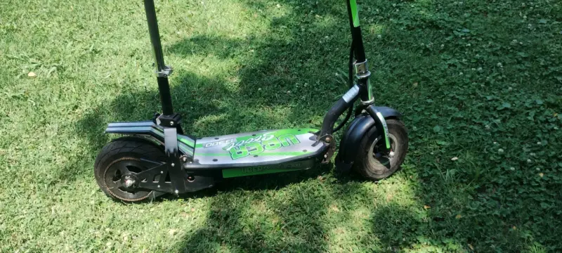 Scooter eléctrico UberScoot S300 - 2