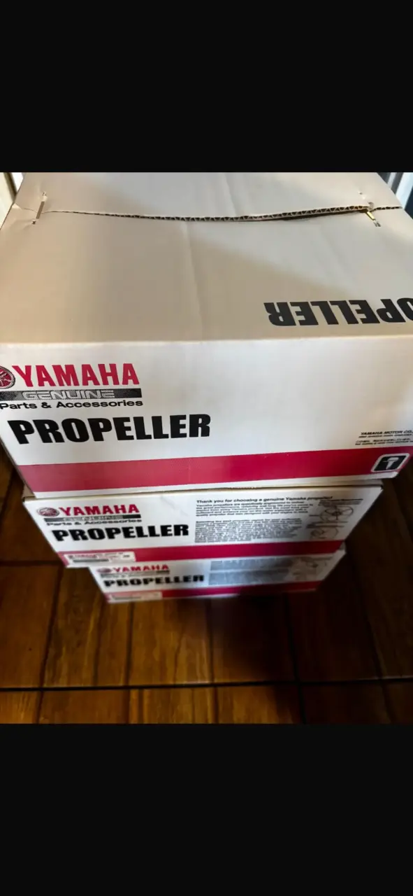 Hélice Yamaha nueva en caja