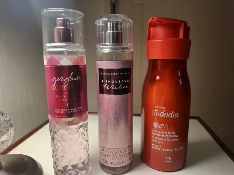 Set perfumes Bath & Body Works y crema Natura