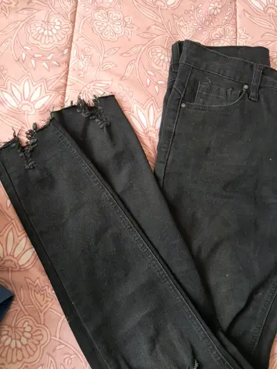 Jeans negros rasgados - miniatura 1
