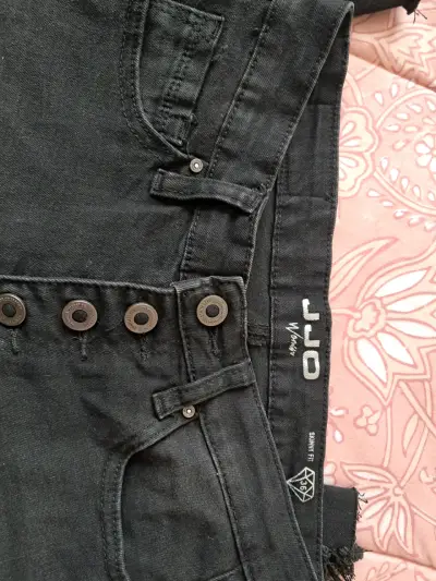 Jeans negros rasgados - miniatura 2
