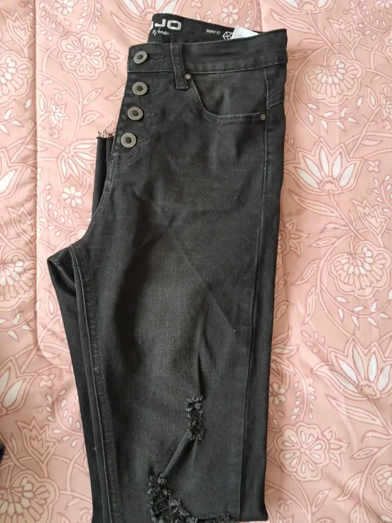 Jeans negros rasgados - 4