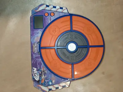 Juego de diana Nerf Alien Menace - miniatura 1