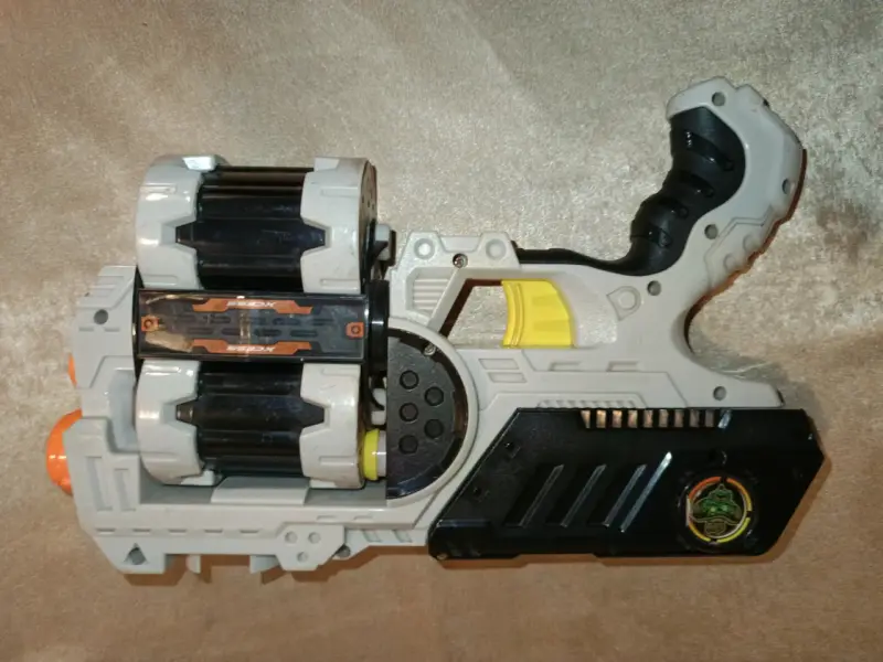 Lanzador de dardos Nerf gris - 2