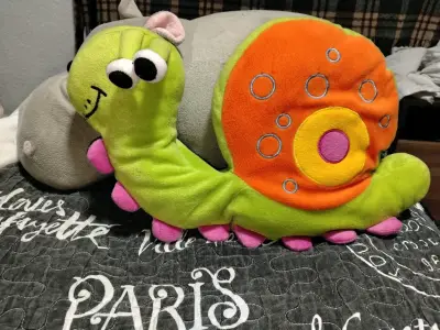Almohada infantil caracol de peluche - miniatura 1