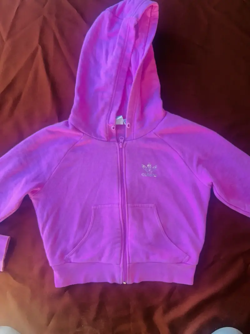 Polerón rosado con capucha - 1